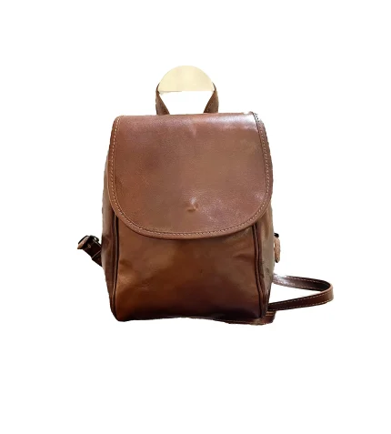 手工磁扣双肩包